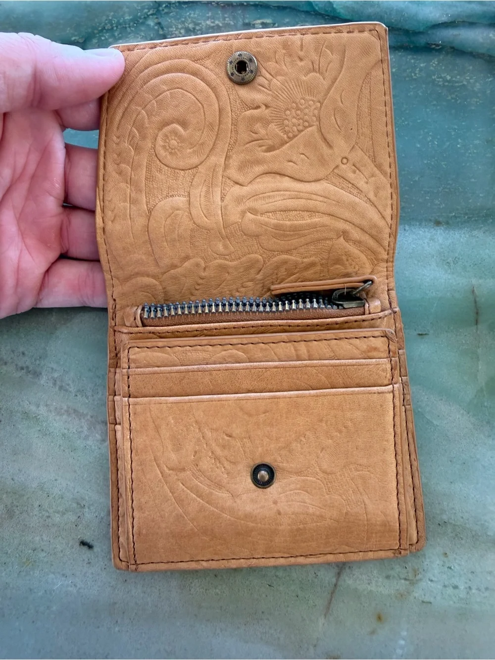American Leather Co Brown Floral Tooled Trifold Wallet ID Window Zip Coin